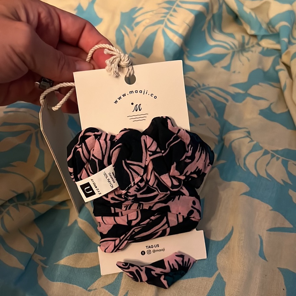 The Waimea Hair Tie / Scarf - Picture 4 of 4